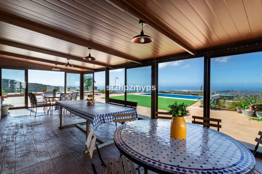 Detached Villa Almayate Málaga - image 4