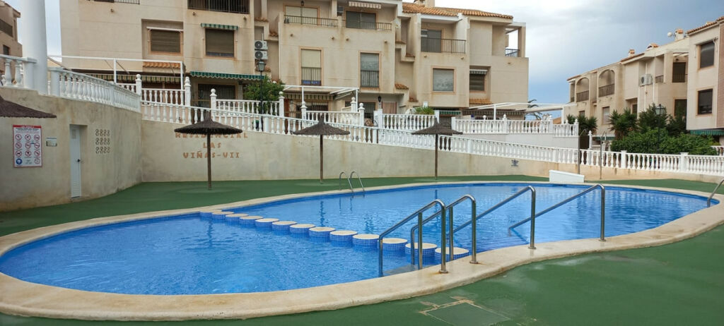 Townhouse Guardamar del Segura Alicante - image 4