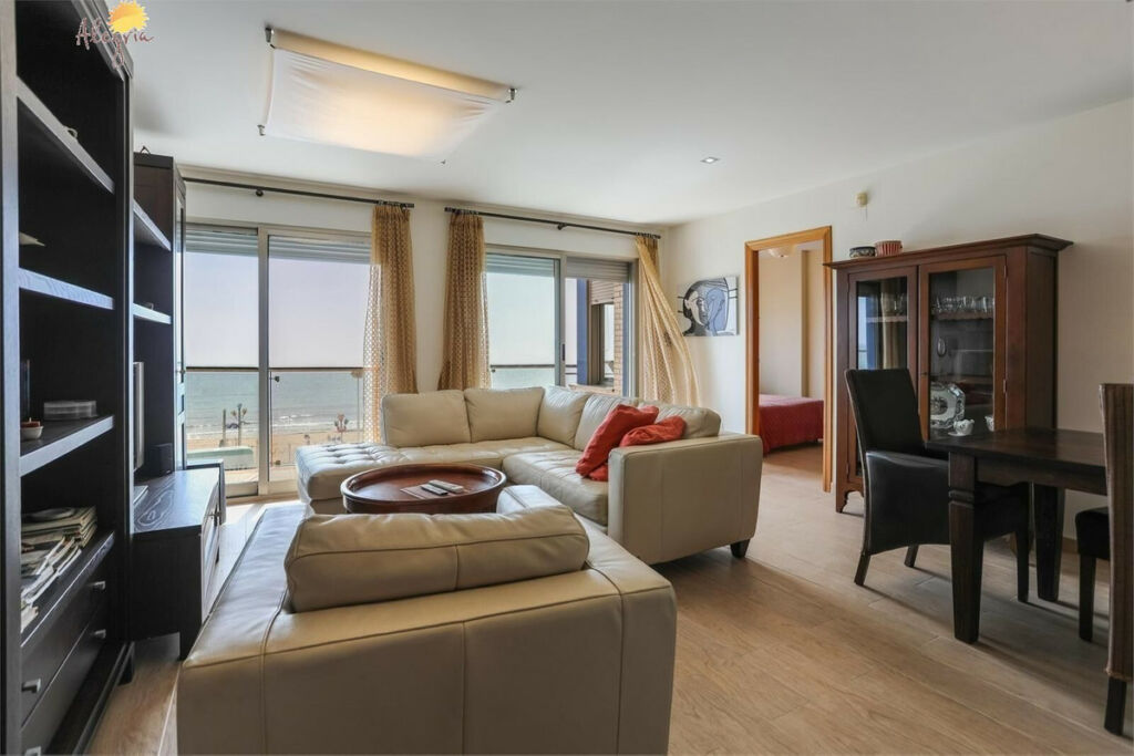 Middle Floor Apartment Torrevieja Alicante - image 4