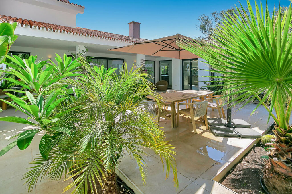 Detached Villa Cabopino Málaga - image 8