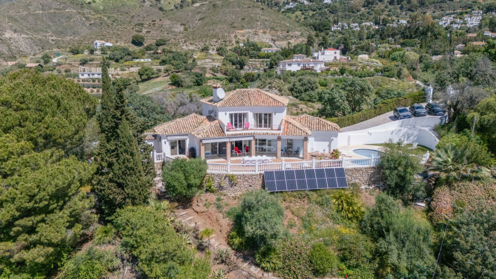 Detached Villa Mijas Málaga - image 4