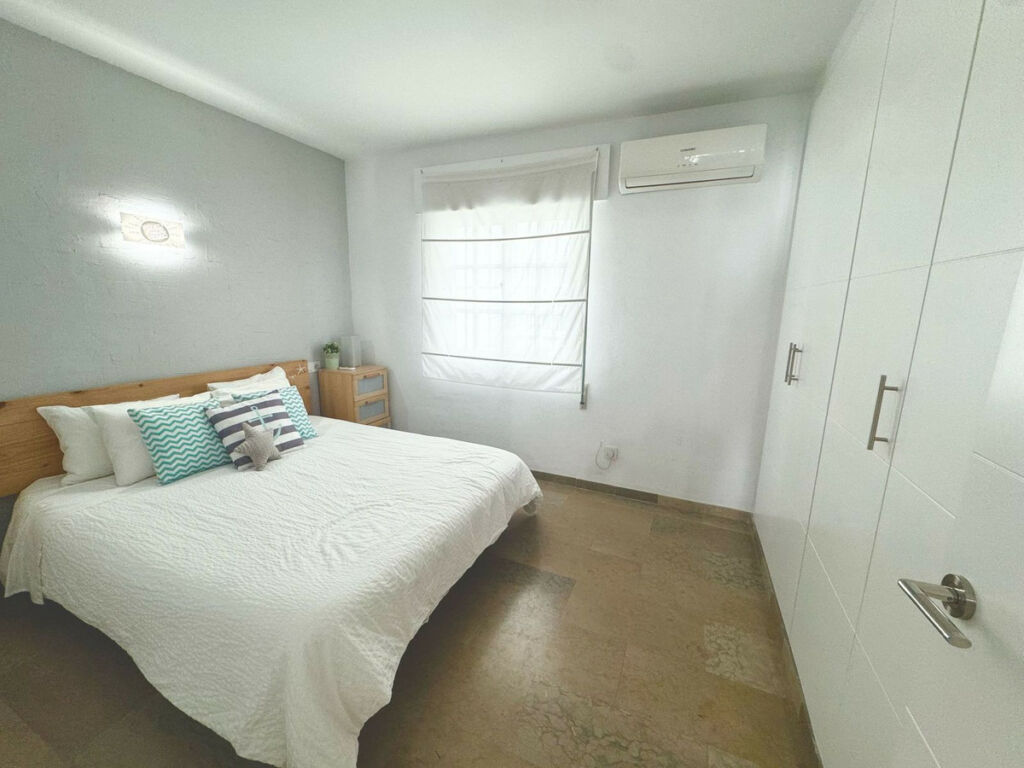 Middle Floor Apartment Los Boliches Málaga - image 4