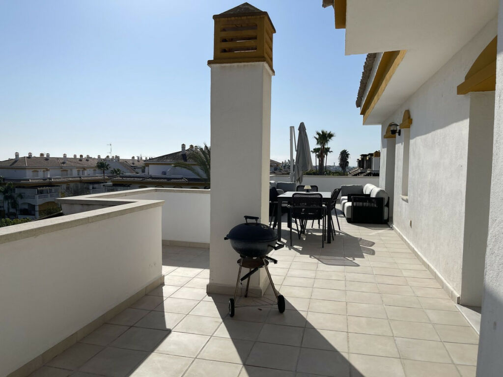Penthouse Nueva Andalucía Málaga - image 4