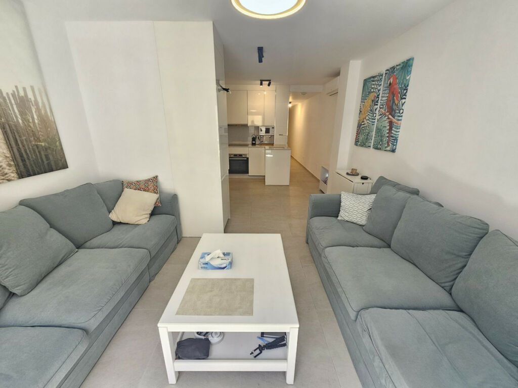 Middle Floor Apartment Fuengirola Málaga - image 4