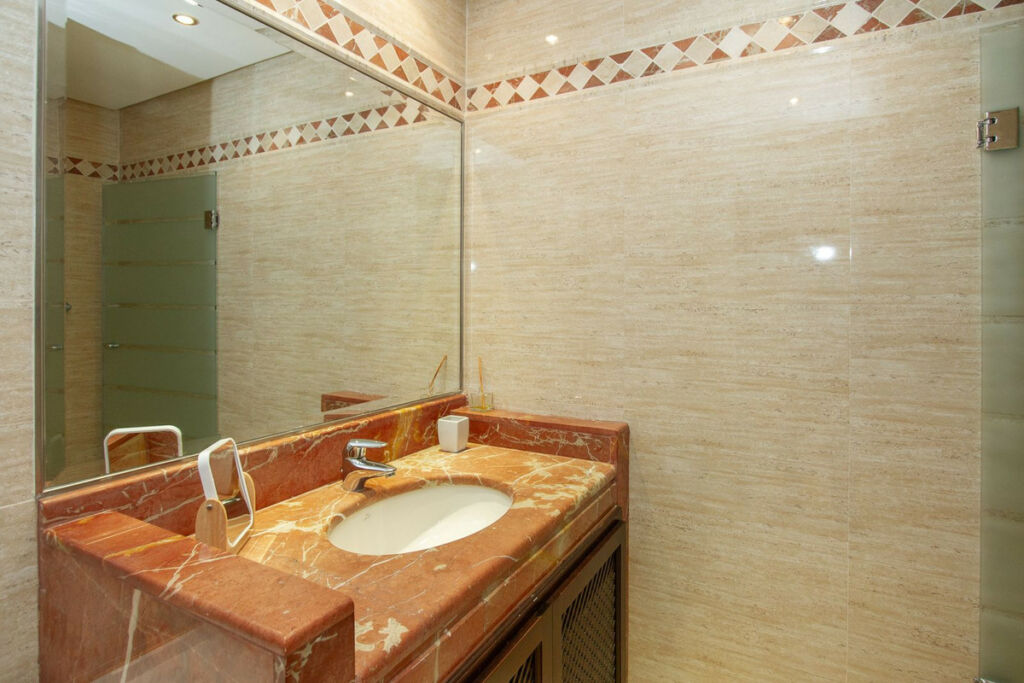 Middle Floor Apartment La Mairena Málaga - image 13
