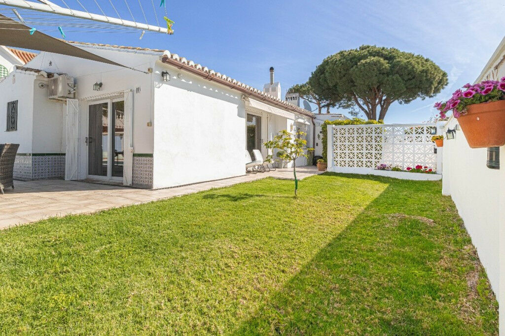 Detached Villa Calypso Málaga - image 4