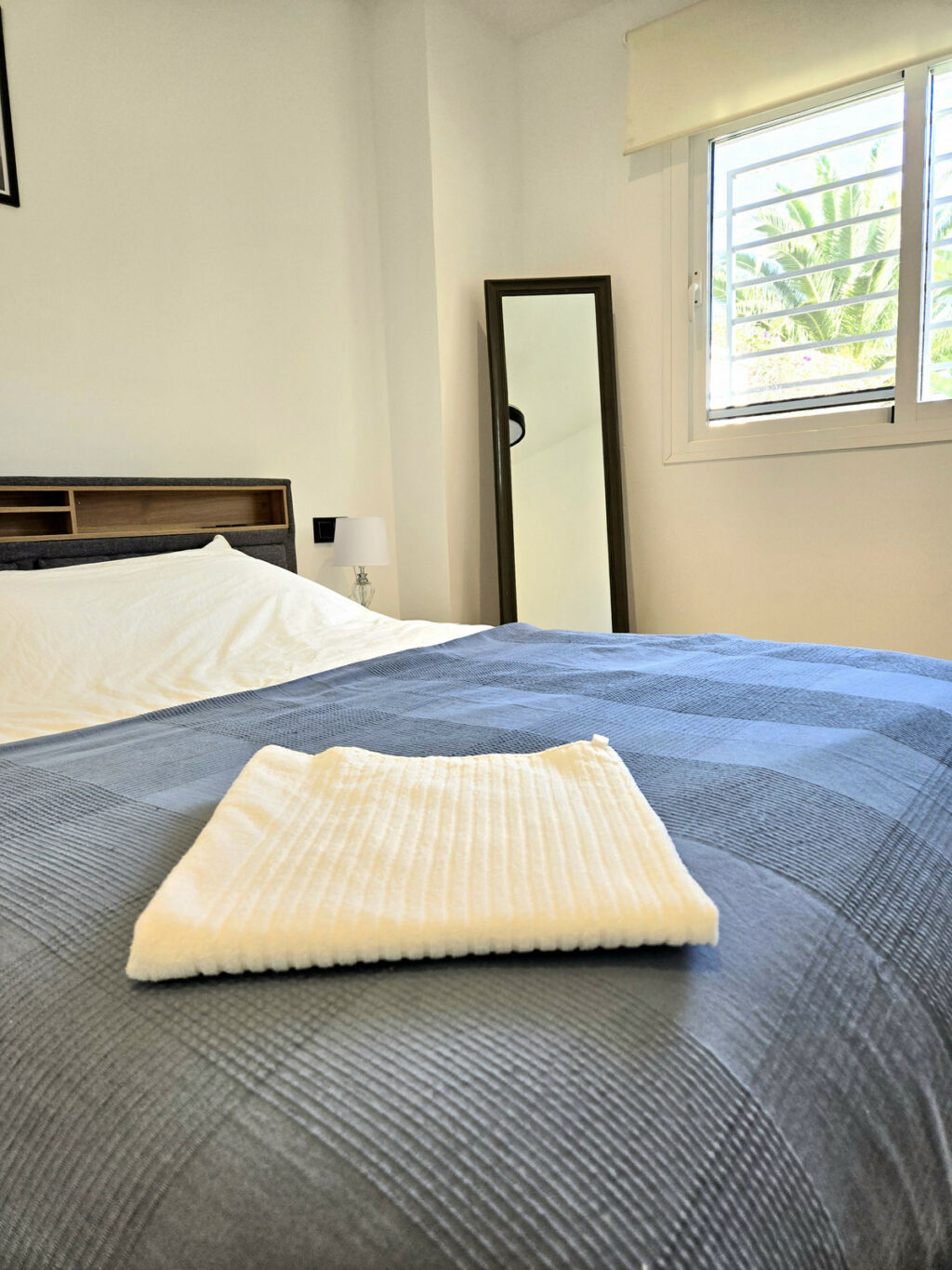Middle Floor Apartment Selwo Málaga - image 4