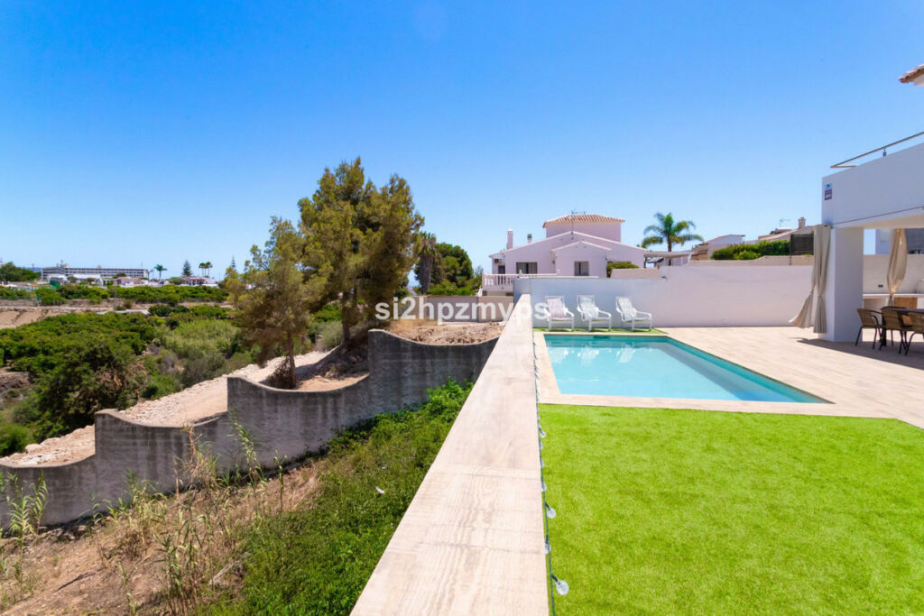 Detached Villa Nerja Málaga - image 4