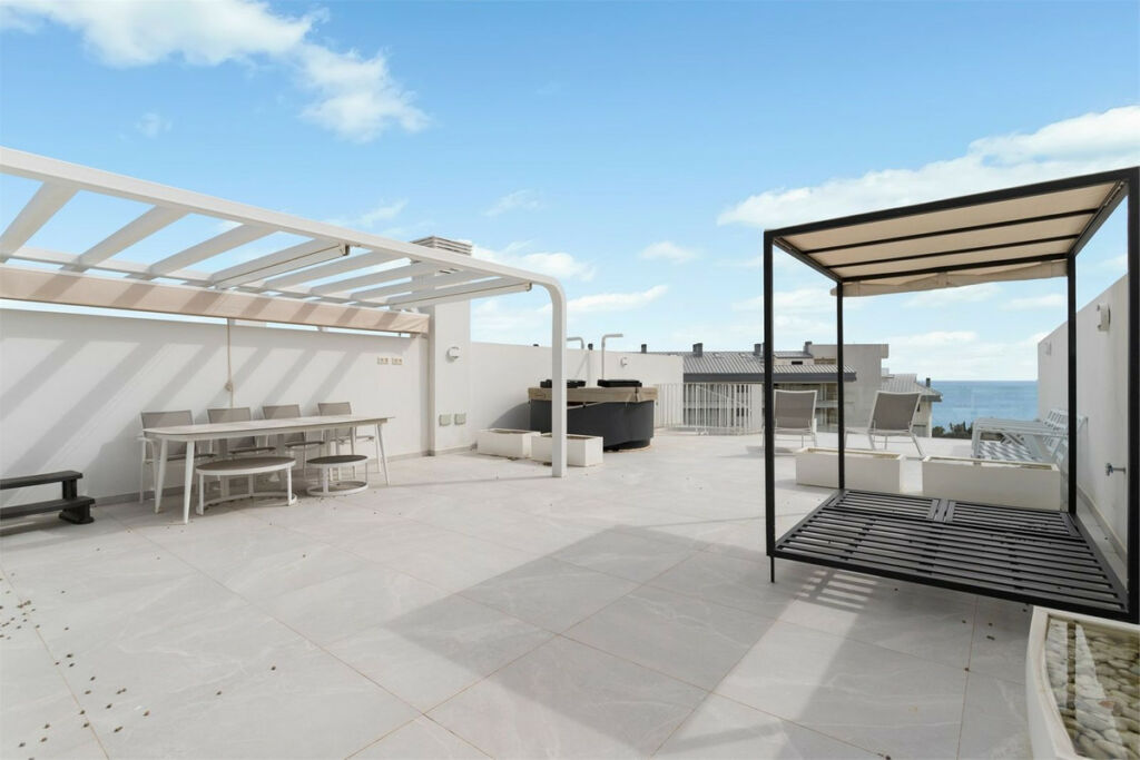 Penthouse Higueron Málaga - image 4