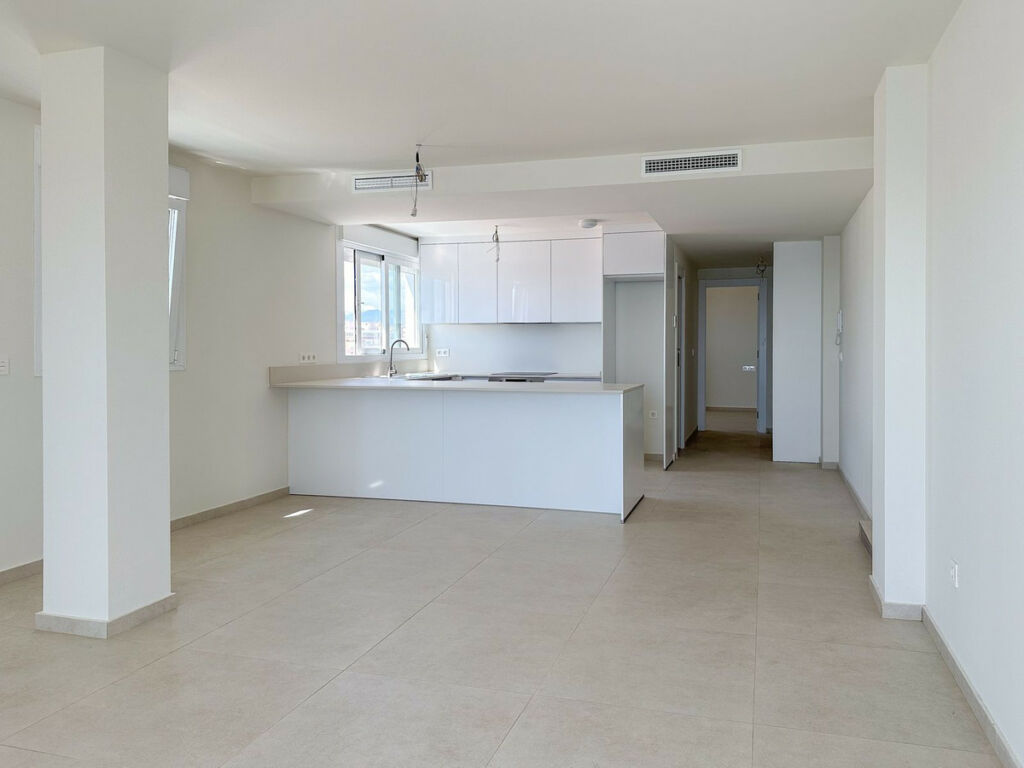 Middle Floor Apartment Fuengirola Málaga - image 4