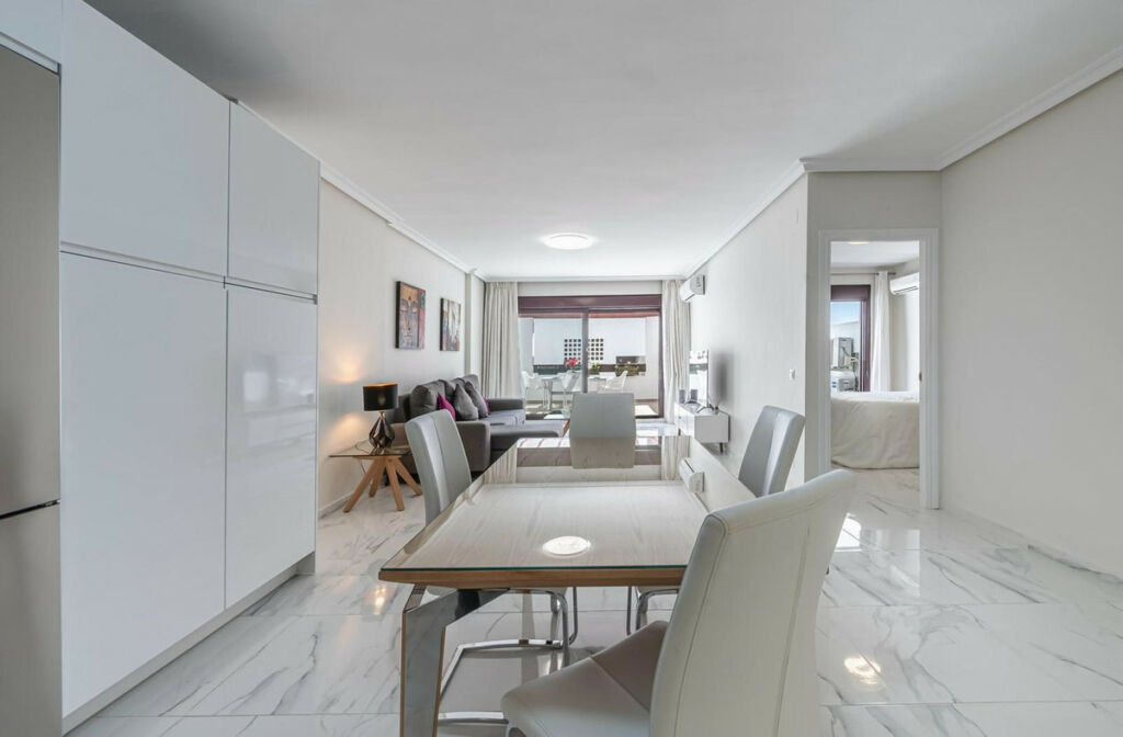 Ground Floor Apartment Nueva Andalucía Málaga - image 7