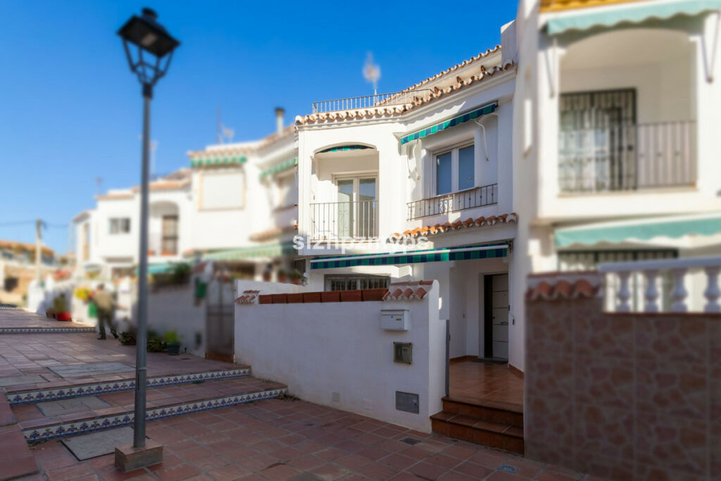 Townhouse Torrox Málaga - image 4