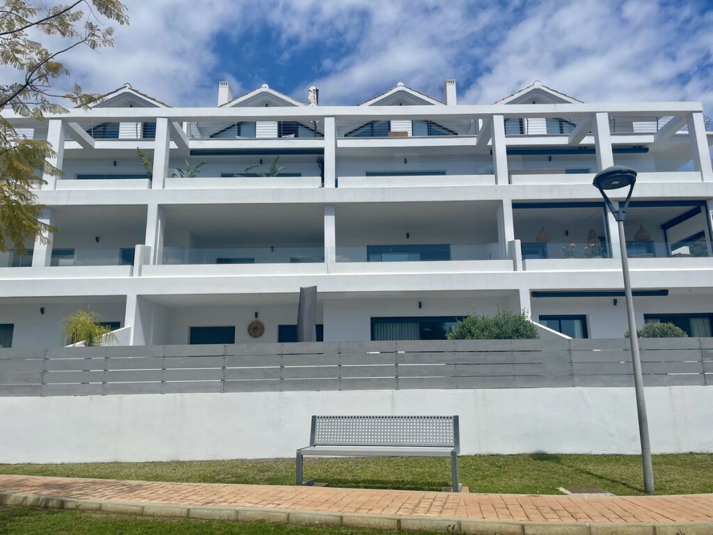 Middle Floor Apartment Estepona Málaga - image 40
