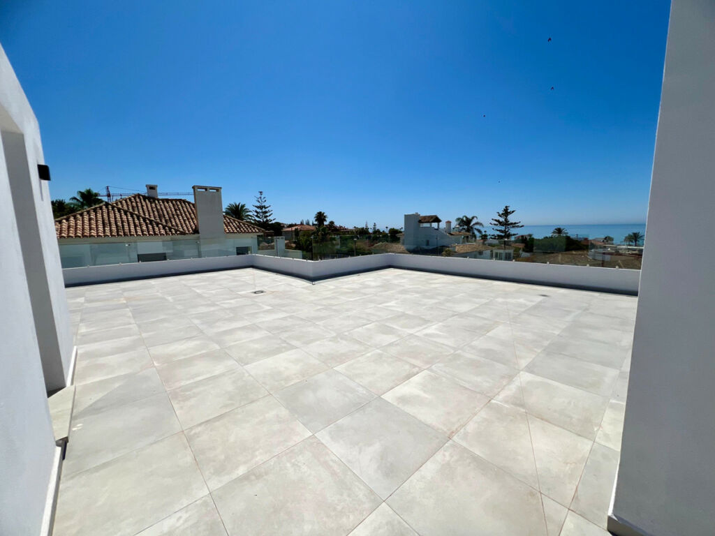 Detached Villa Marbella Málaga - image 40