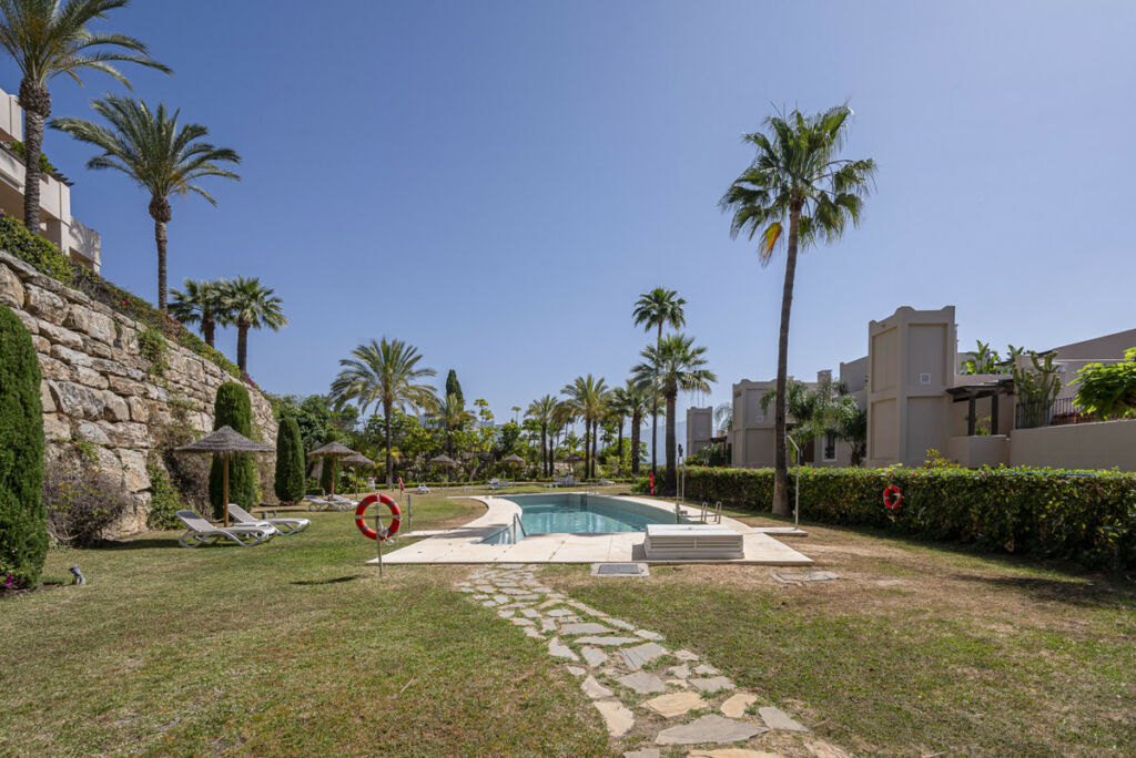 Middle Floor Apartment Estepona Málaga - image 40