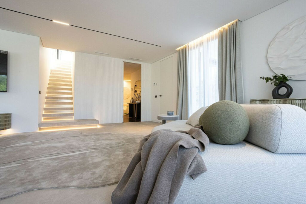 Detached Villa Marbella Málaga - image 40
