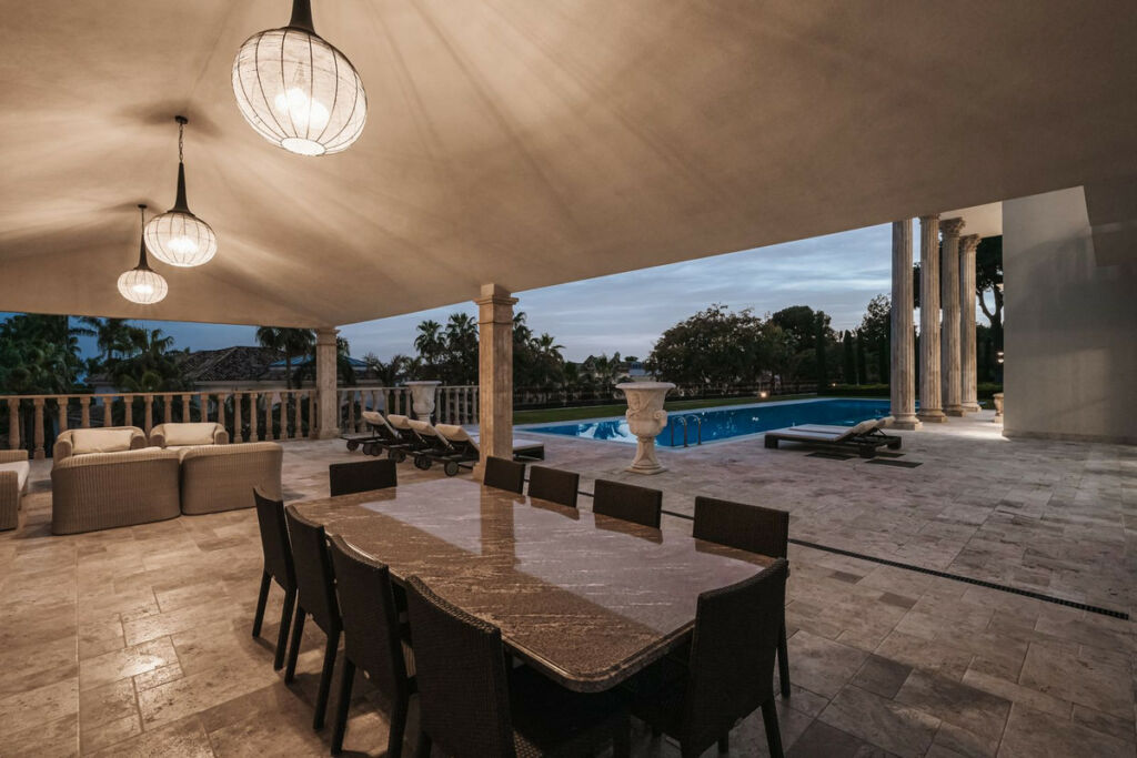 Detached Villa Sierra Blanca Málaga - image 40