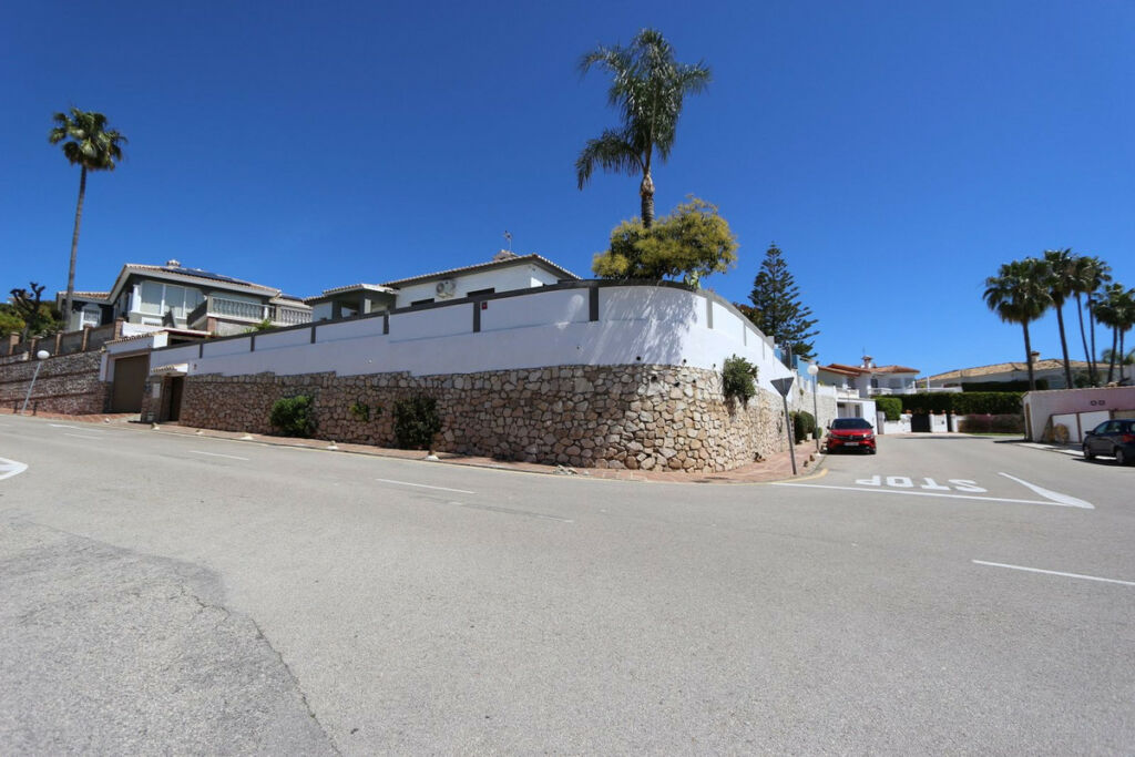 Detached Villa Riviera del Sol Málaga - image 41