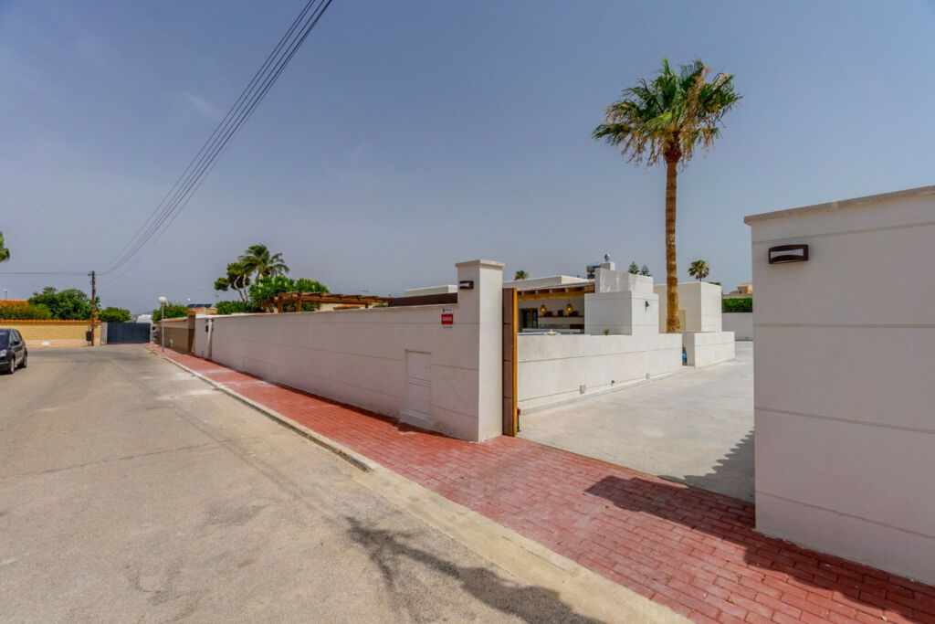 Detached Villa Torrevieja Alicante - image 41