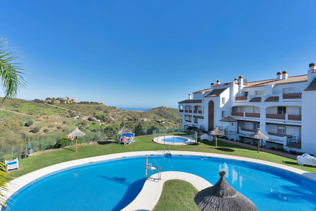 Penthouse Calahonda Málaga - image 42