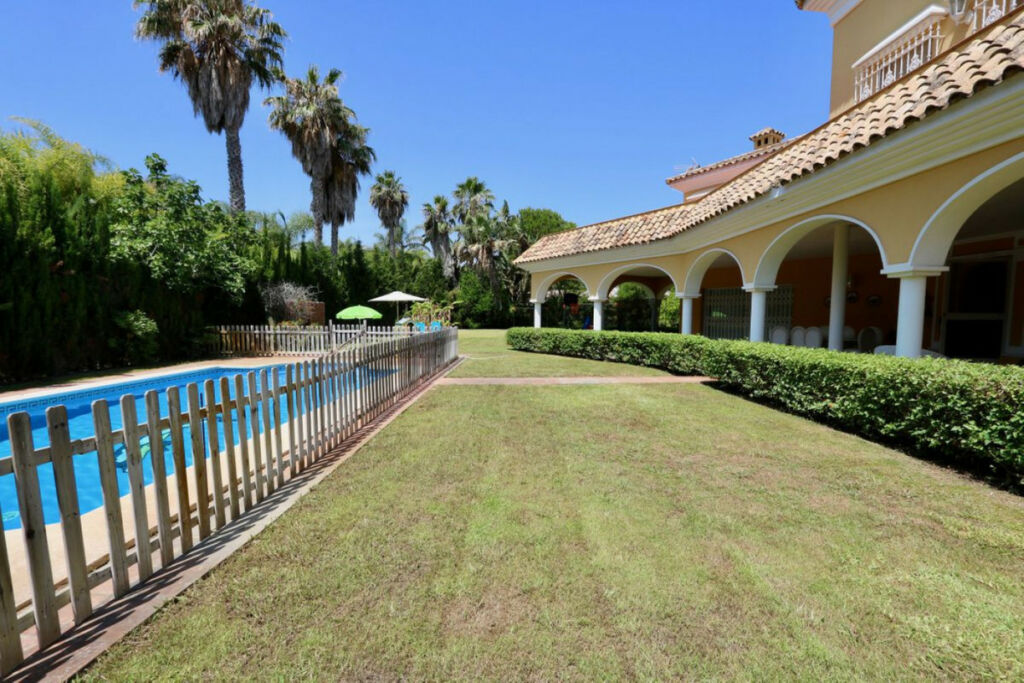 Detached Villa Sotogrande Costa Cádiz - image 41