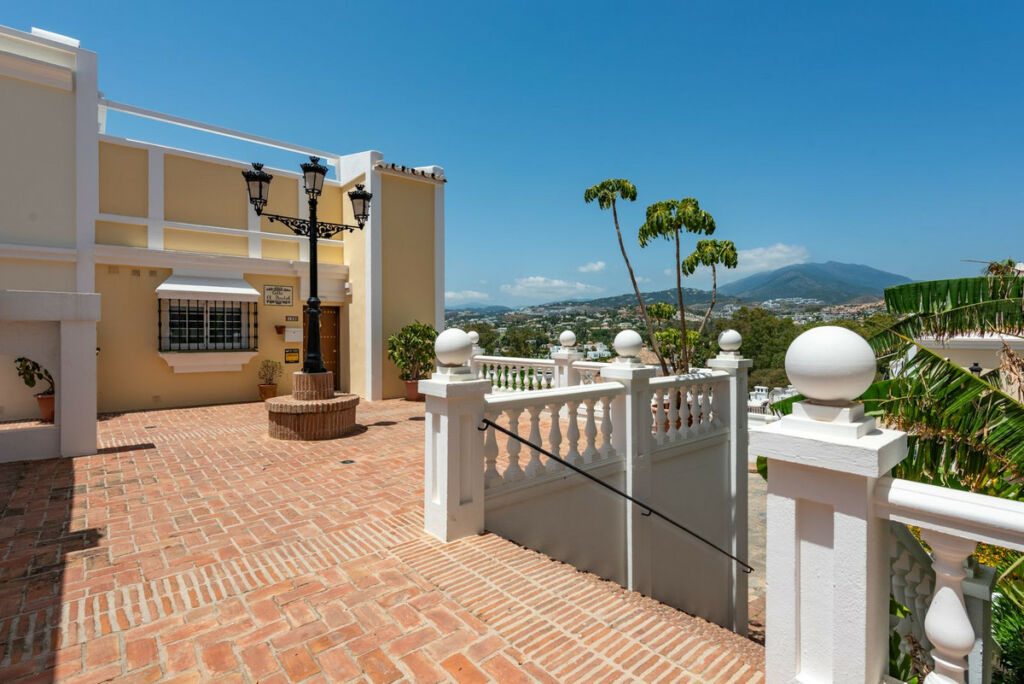 Townhouse Nueva Andalucía Málaga - image 41