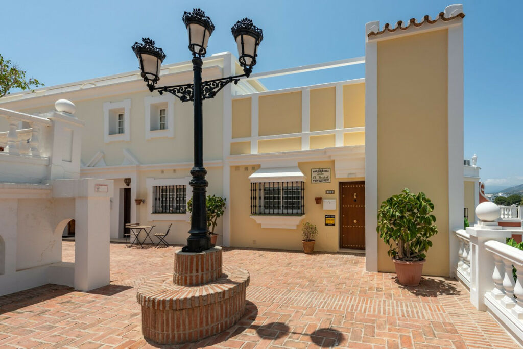 Townhouse Nueva Andalucía Málaga - image 42