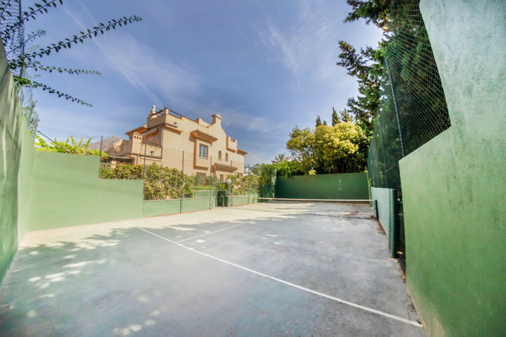 Townhouse The Golden Mile Málaga - image 43