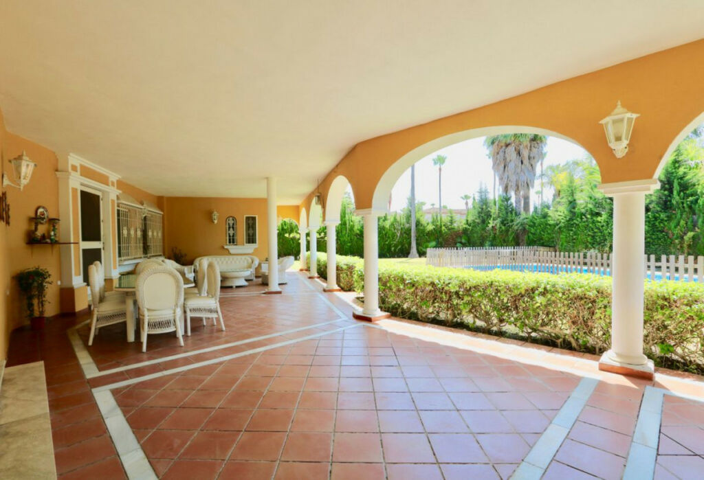 Detached Villa Sotogrande Costa Cádiz - image 44
