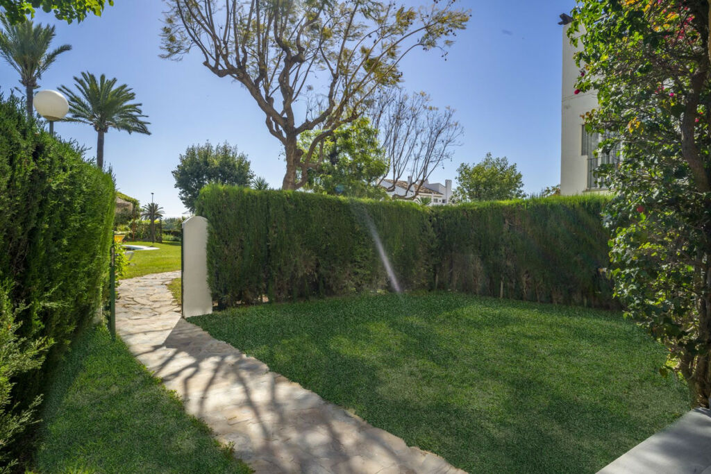 Ground Floor Apartment Nueva Andalucía Málaga - image 44