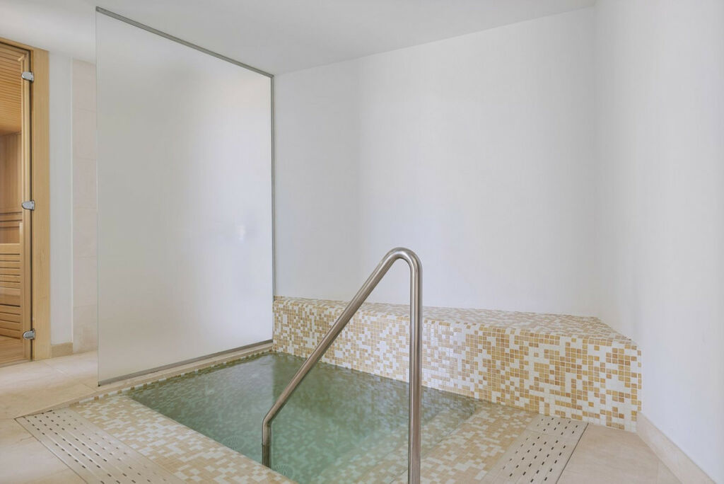 Middle Floor Apartment Benahavís Málaga - image 45