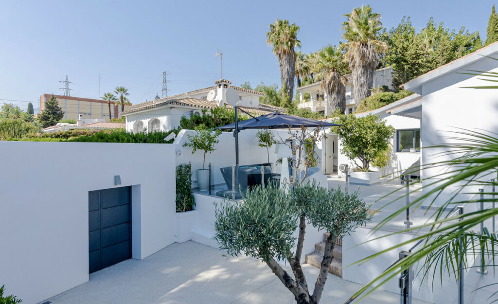 Detached Villa Nueva Andalucía Málaga - image 45