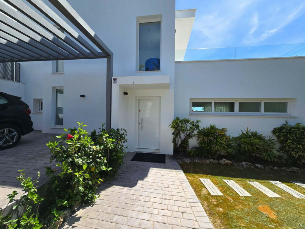 Detached Villa Torreblanca Málaga - image 45