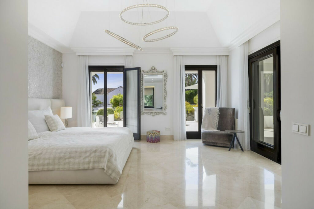 Detached Villa Nueva Andalucía Málaga - image 45