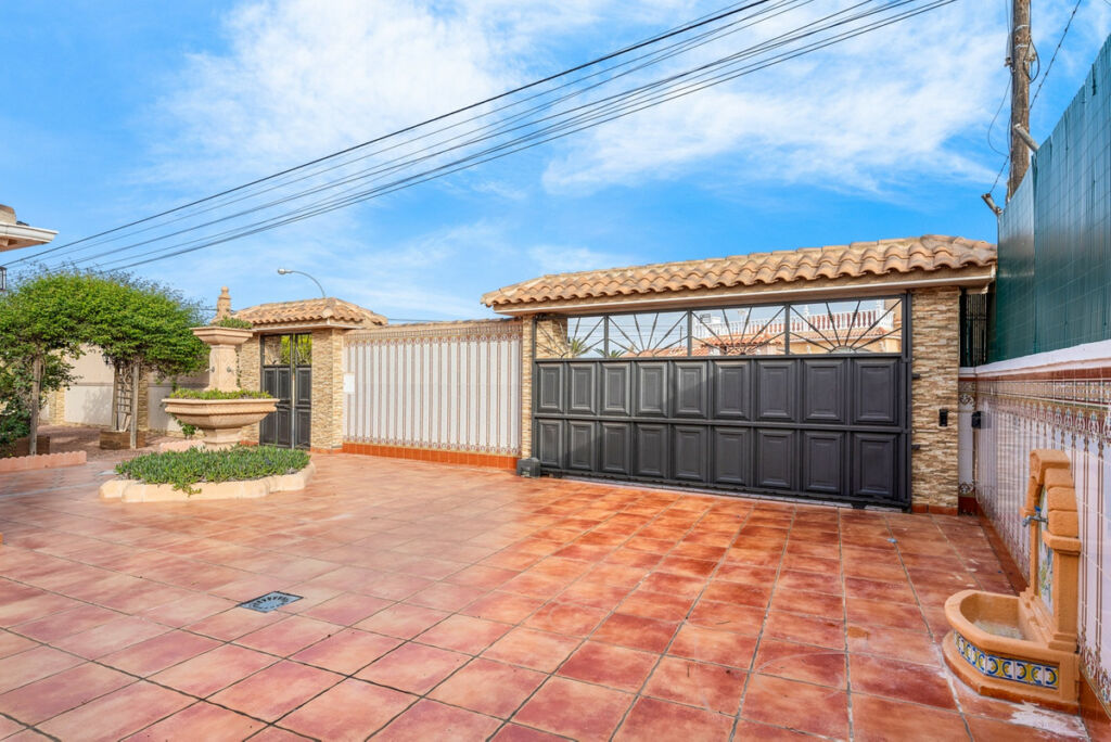 Townhouse Torrevieja Alicante - image 48