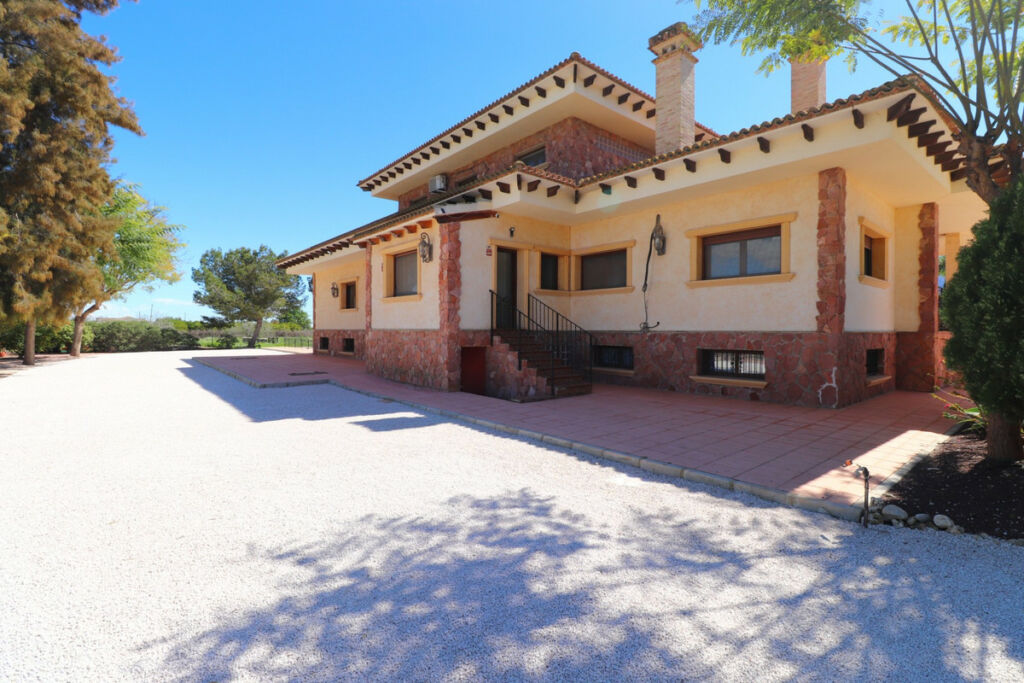 Detached Villa Callosa de Segura Alicante - image 48
