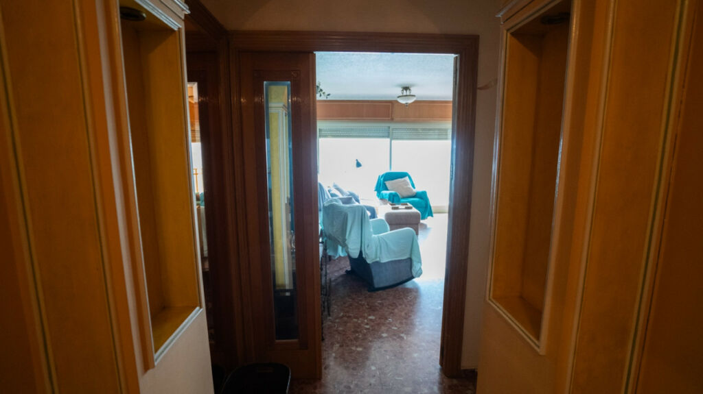 Middle Floor Apartment Torrevieja Alicante - image 5