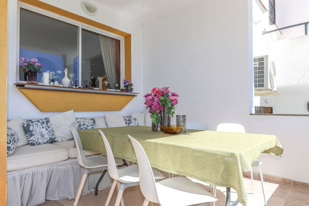 Townhouse Monda Málaga - image 8