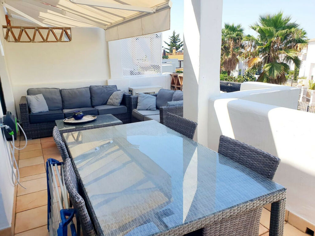 Middle Floor Apartment Estepona Málaga - image 5