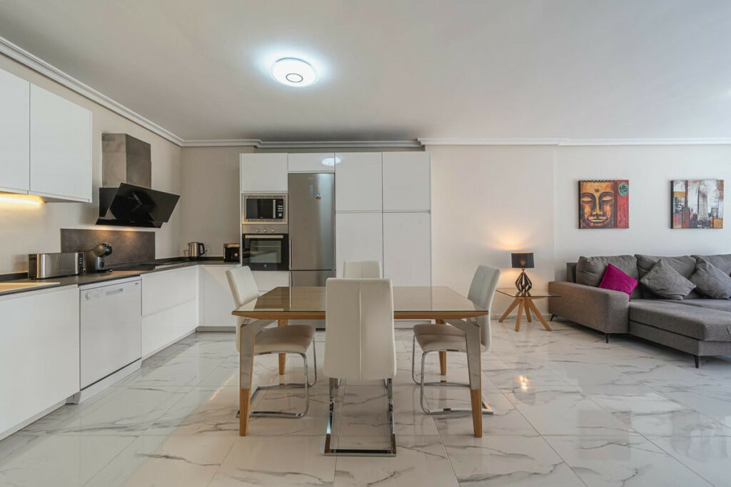 Ground Floor Apartment Nueva Andalucía Málaga - image 8