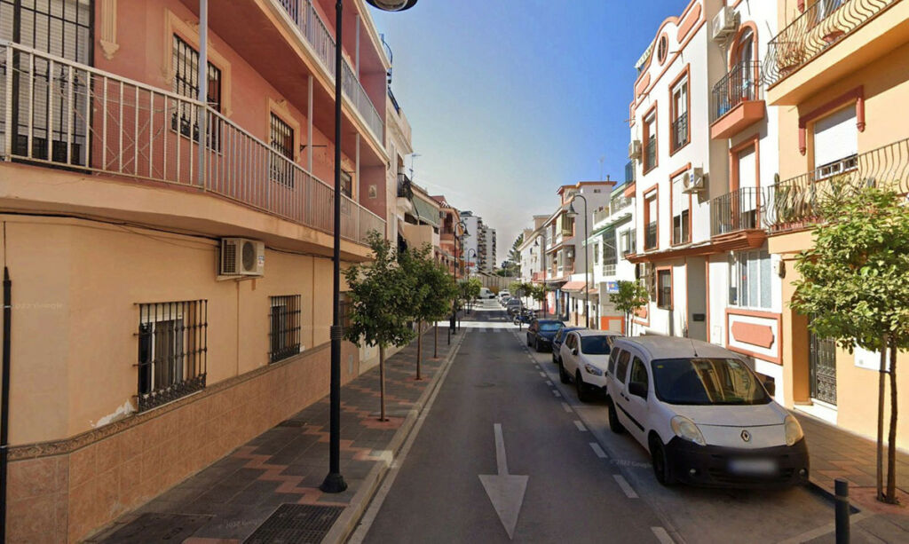 Ground Floor Apartment Las Lagunas Málaga - image 5