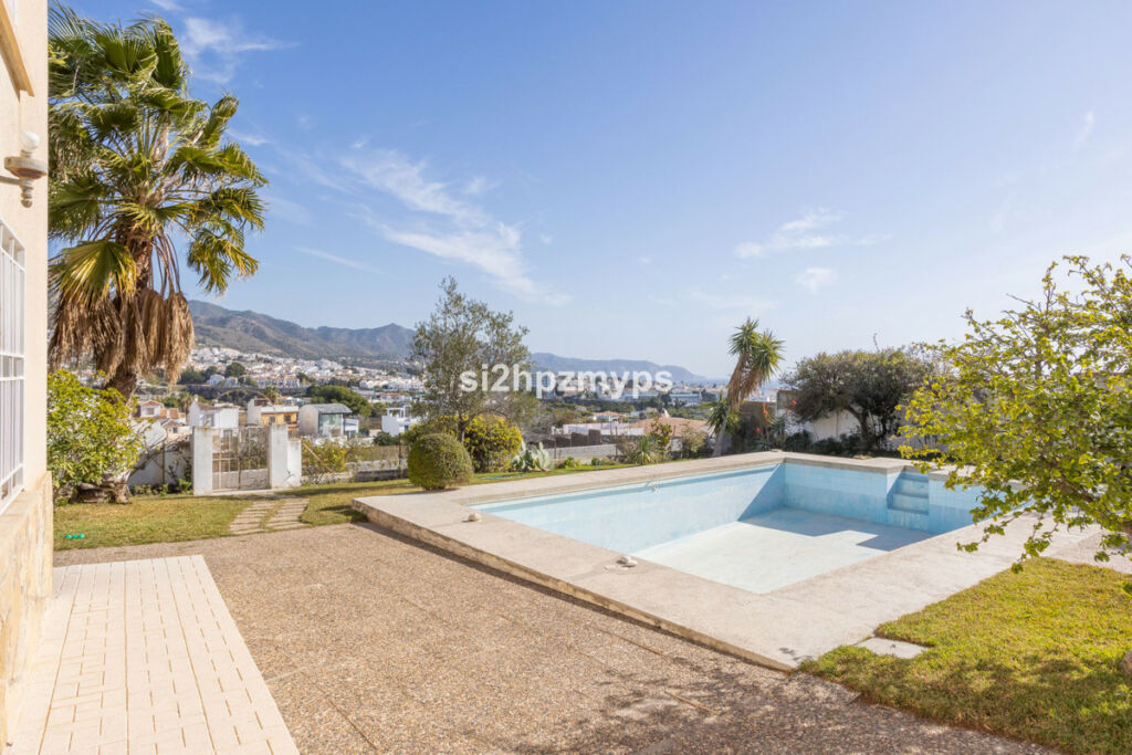 Detached Villa Nerja Málaga - image 5