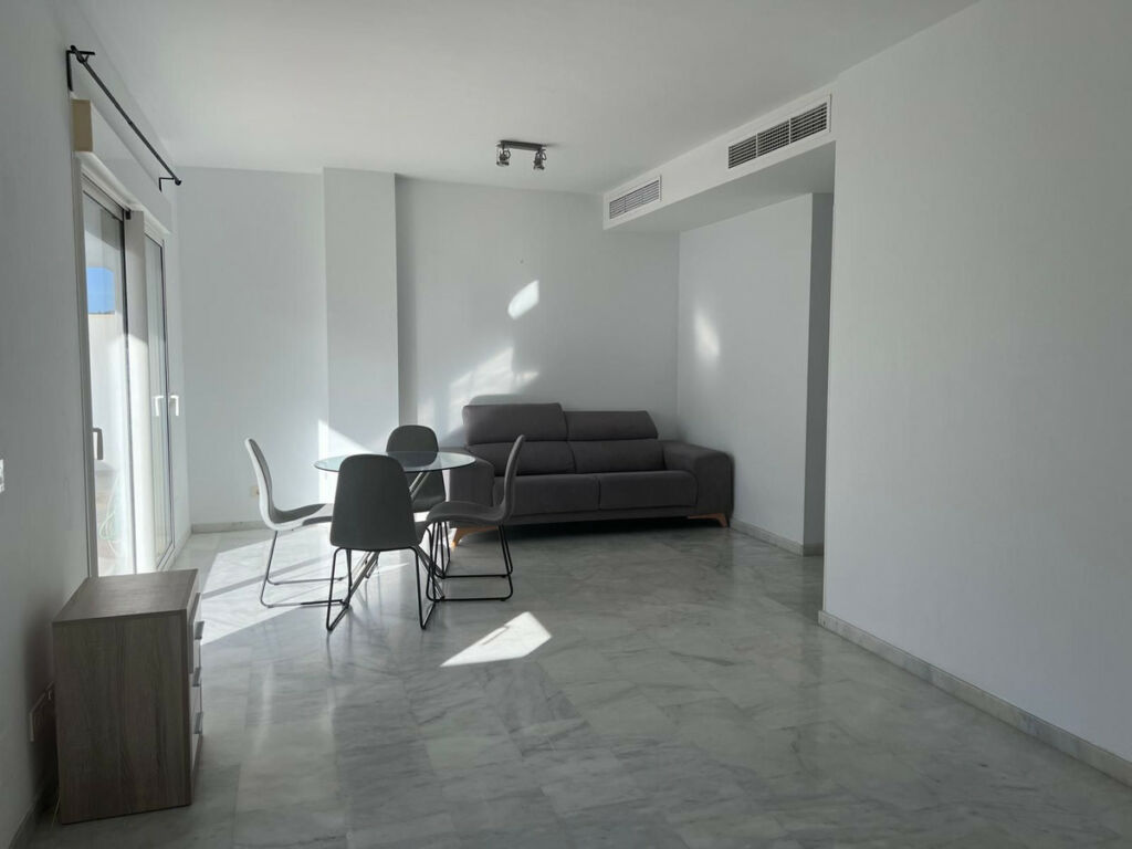 Middle Floor Apartment Estepona Málaga - image 5