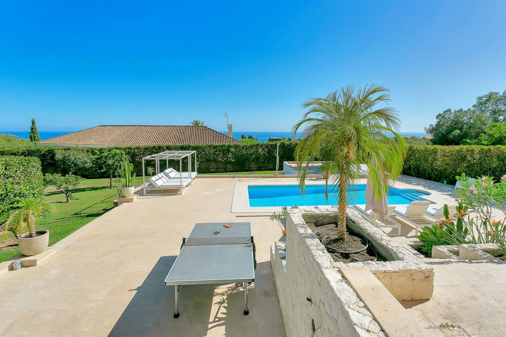 Detached Villa Cabopino Málaga - image 9