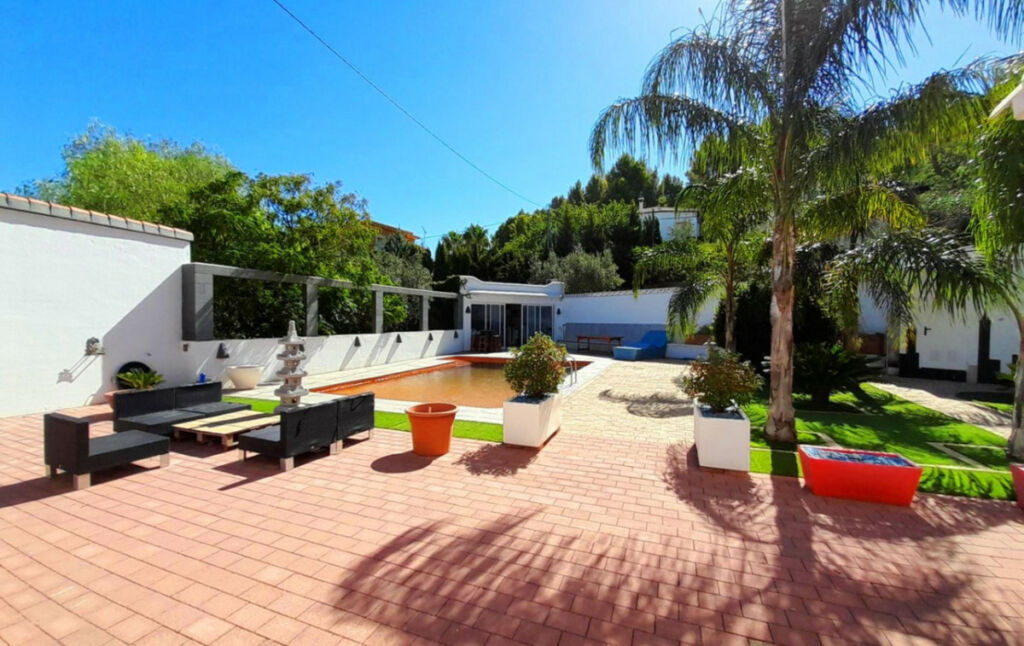 Detached Villa Denia Alicante - image 5