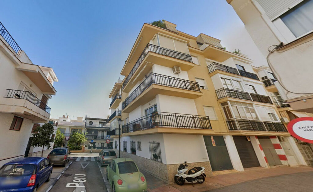 Top Floor Apartment Fuengirola Málaga - image 5