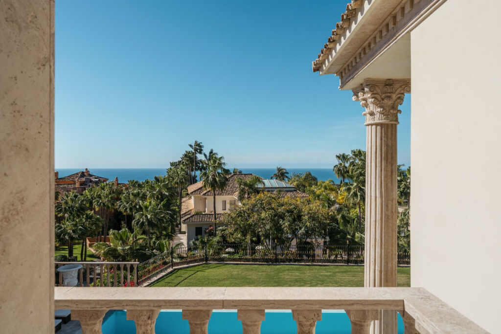 Detached Villa Sierra Blanca Málaga - image 5