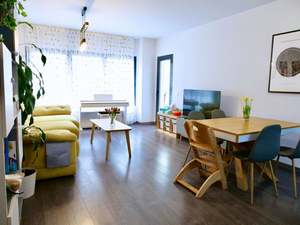 Middle Floor Apartment Estepona Málaga - image 5