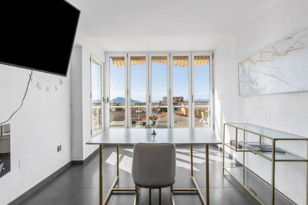 Middle Floor Apartment Daya Nueva Alicante - image 5