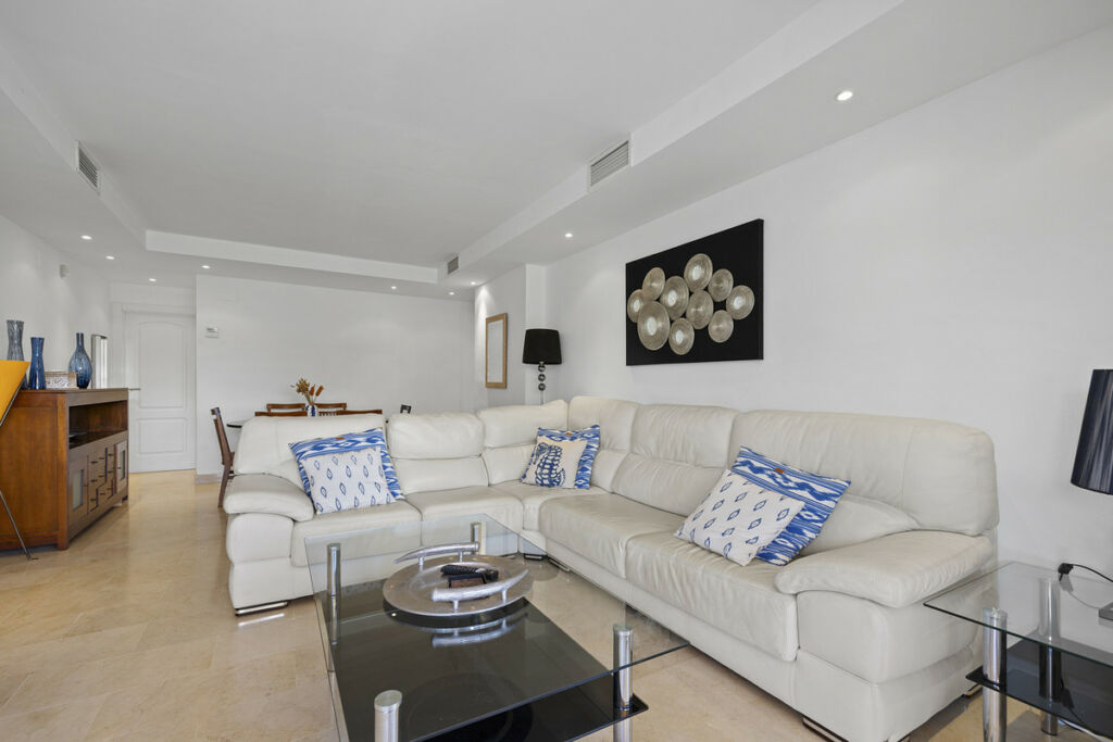 Middle Floor Apartment Marbella Málaga - image 8